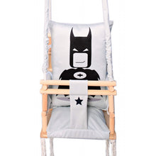 Afbeelding in Gallery-weergave laden, Luxe houten 3 in 1 handgemaakte batman meegroei babyschommel en kinderschommel